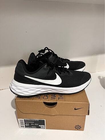 Nike spor ayakkabı