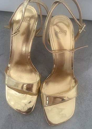 38 Beden altın Renk Altın Renkli Kadın Stiletto Topuklu ayakkabı bir kere kullanıldı