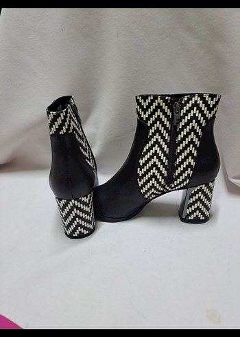 Siyah Desenli Kadın Bot kaliteli işçilik ve malzeme k437 - Görsel 4