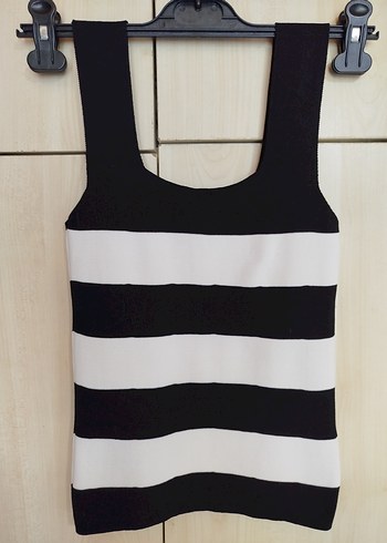 Çizgili Siyah Beyaz Kolsuz Kadın Atlet - Görsel 3