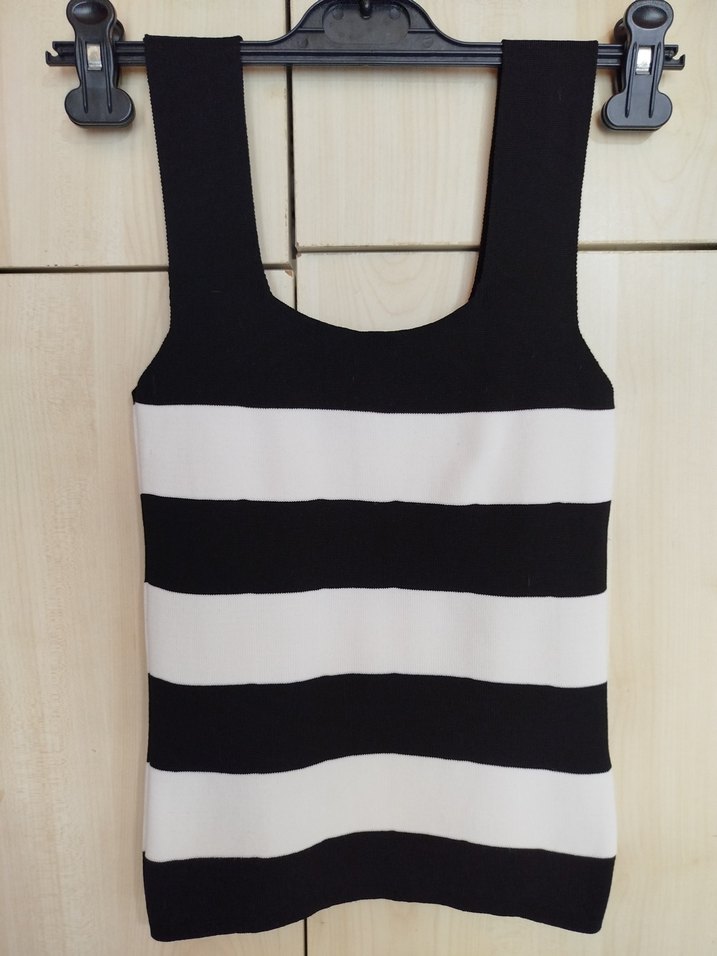 Çizgili Siyah Beyaz Kolsuz Kadın Atlet - Görsel 3