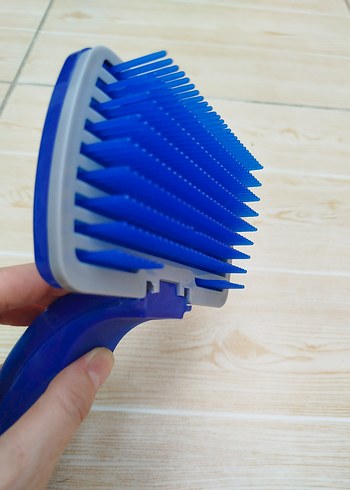 Mavi Renkli Plastik köpek tarağı