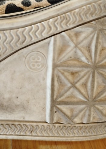 Leopar Desenli Bej Süet Bağcıklı Kadın Spor Ayakkabı - Görsel 3