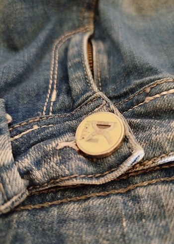 Kadın Mavi Kemerli Denim Kapri - Görsel 7