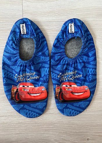 Mavi Erkek Çocuk Cars Desenli Deniz Şortu ve Ayakkabı - Görsel 5