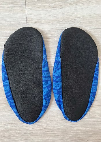 Mavi Erkek Çocuk Cars Desenli Deniz Şortu ve Ayakkabı - Görsel 6