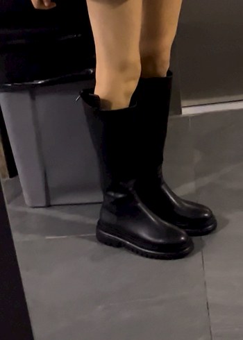 Bershka Siyah Deri Dizüstü Stiletto Topuklu Bot