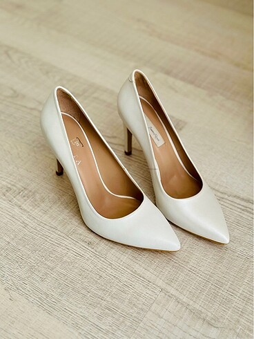 37 Beden beyaz Renk Stiletto