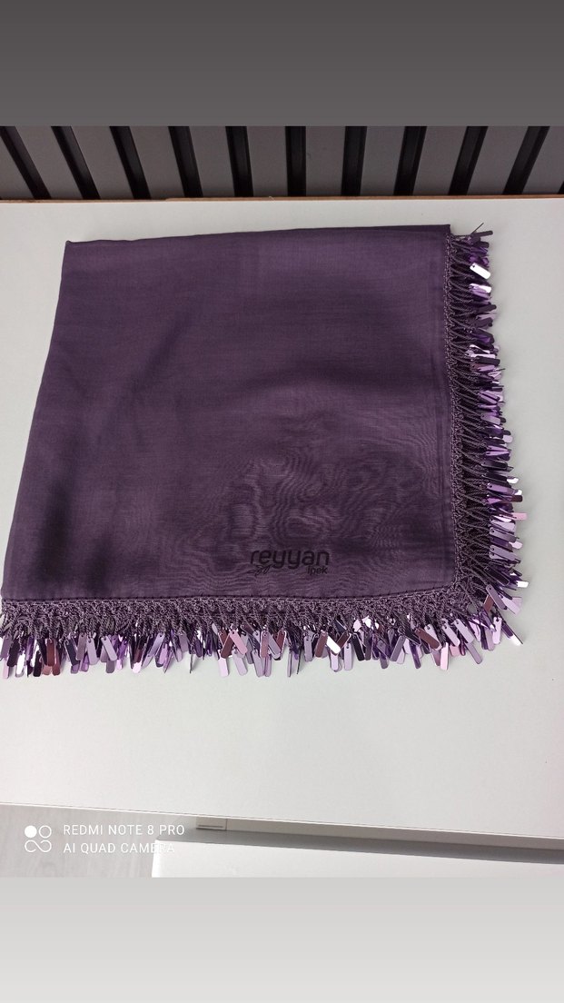 Püsküllü Mor Saten Kadın Fular - Görsel 2