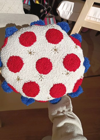 punch işlemeli top yastık - Görsel 4