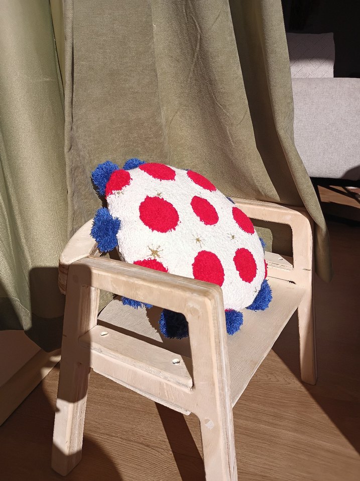 punch işlemeli top yastık - Görsel 5