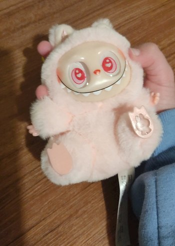 pembe labubu