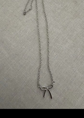 American Vintage Gri Fiyonk Detaylı Minimalist Kadın Kolye
