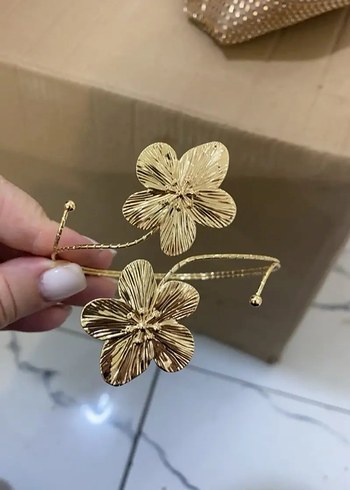 Altın Renkli Çiçekli kol kelepçesi