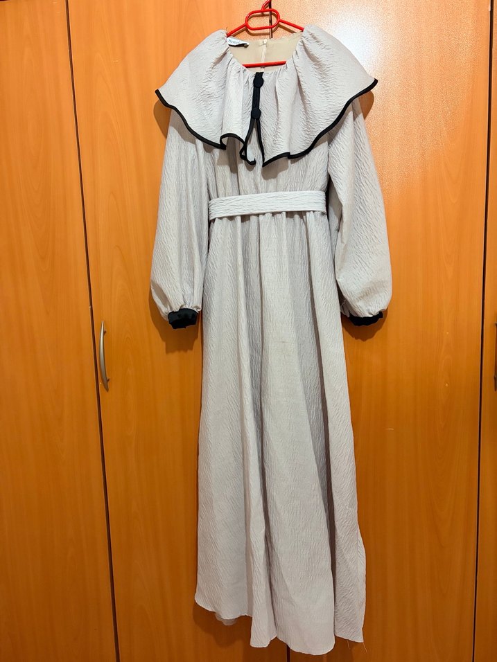 Bej Uzun Kollu Fırfırlı  Elbise - Görsel 2