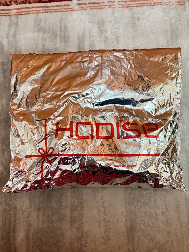 Beyaz Kırmızı Kalp Desenli V Yaka pijama takımı - Görsel 4