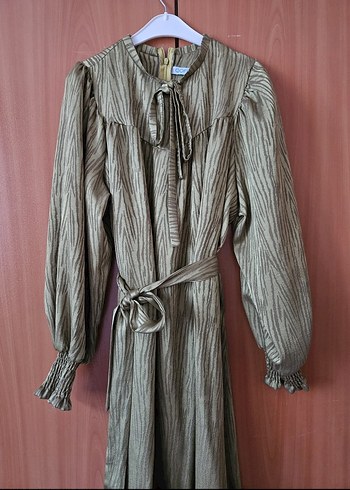 Yeşil yüksek omuz elbise - Görsel 2