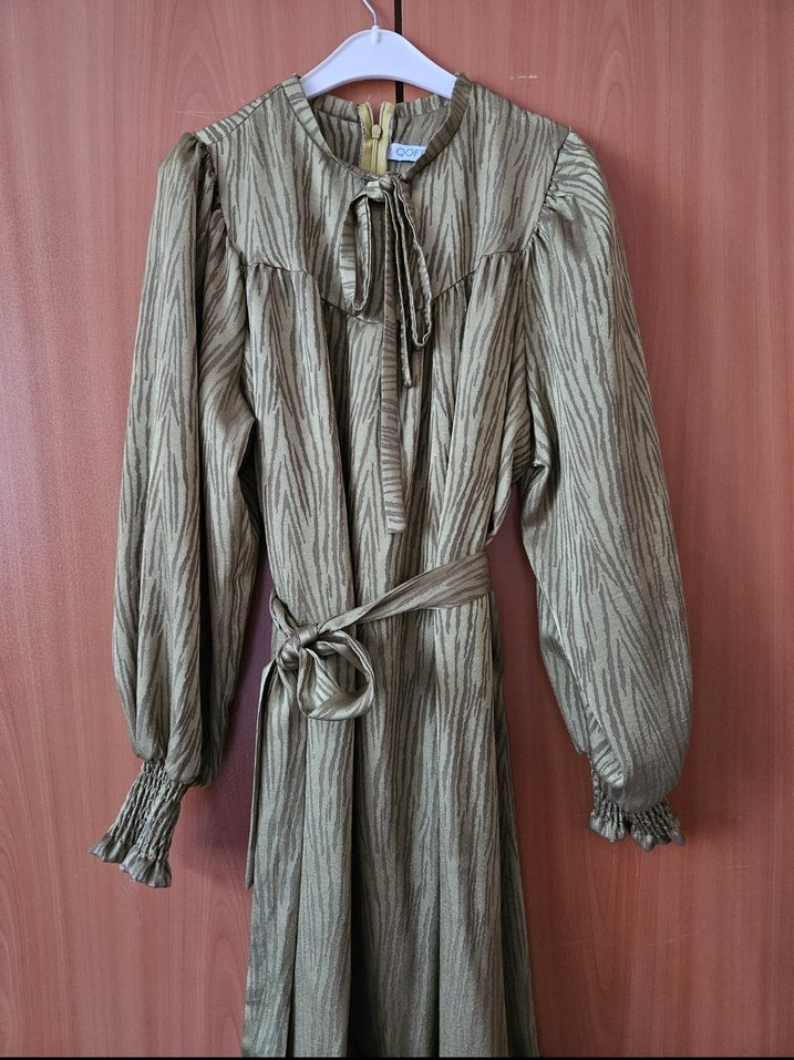 Yeşil yüksek omuz elbise - Görsel 2