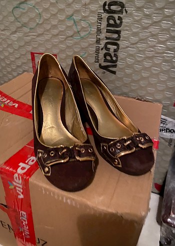 Nine West ürünü