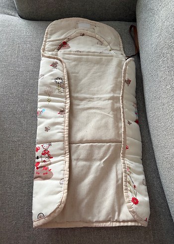 Baskılı Bej Bebek Çantası Alt Açma Minderi - Görsel 2