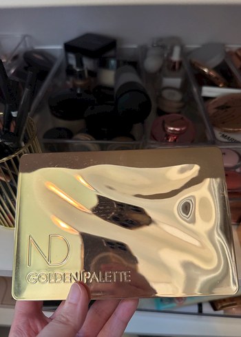 Beden Natasha Denona Golden Palette