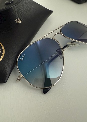 Sıfırdan farksız Ray-Ban Kadın Mavi Aviator Güneş Gözlüğü