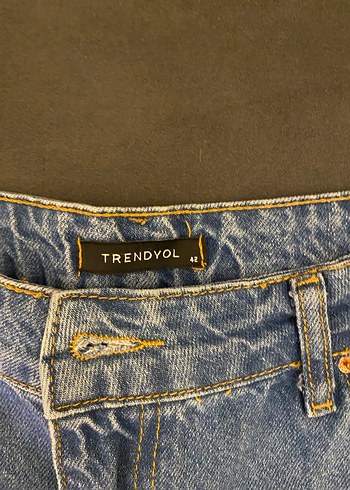 42 Beden Kadın Mavi Yırtık Denim Mini Şort