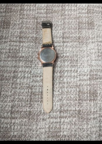 Klasik Tasarımlı Kadın Saat - Görsel 3