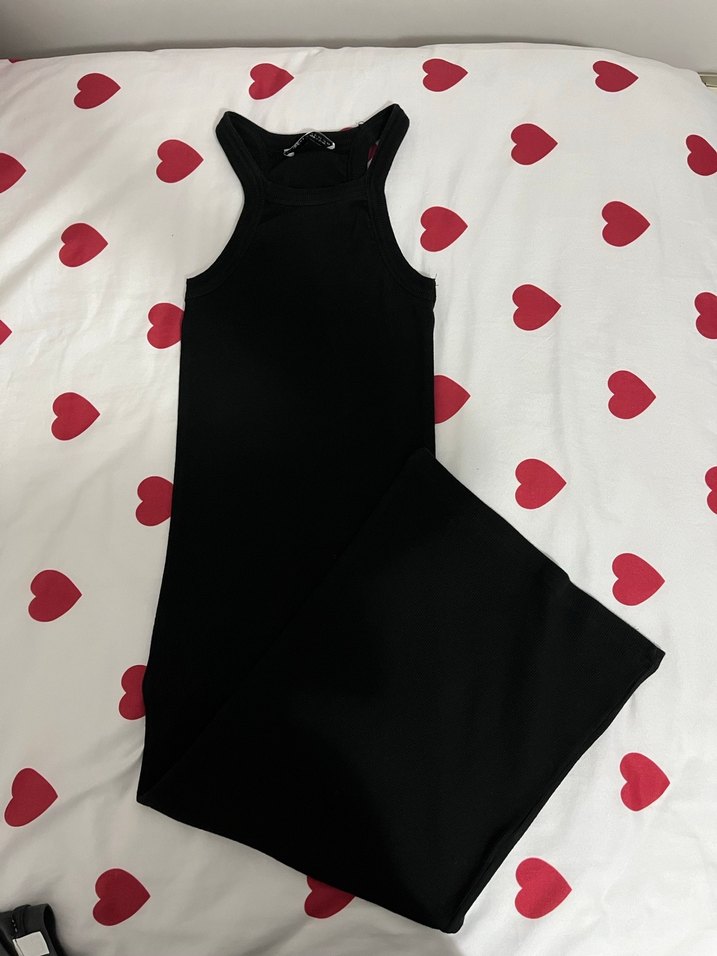 Siyah Uzun Yüksek Yakalı Kolsuz Elbise - Görsel 4