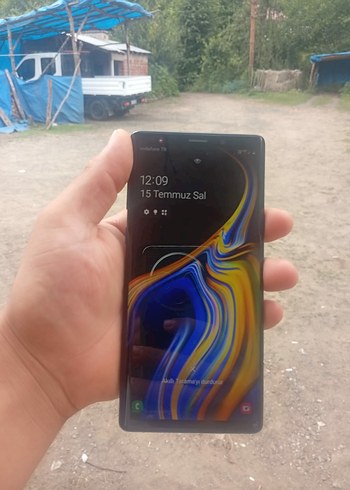 Samsung Çok Renkli Android Telefon ekranda çatlak var
