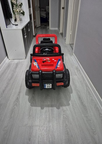 Beden Diger Kırmızı Elektrikli Çocuk Araba