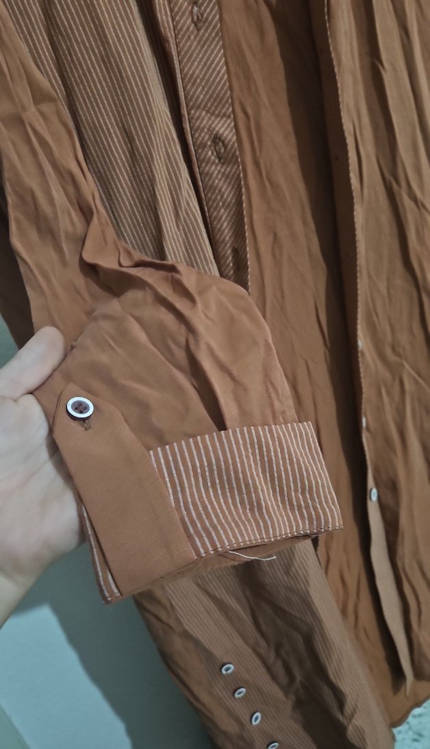 Düğmeli kremit rengi Uzun tensel Tunik - Görsel 2