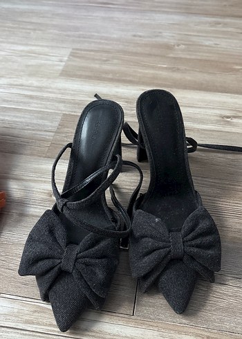 Gri Fiyonklu Stiletto Topuklu Kadın Ayakkabı
