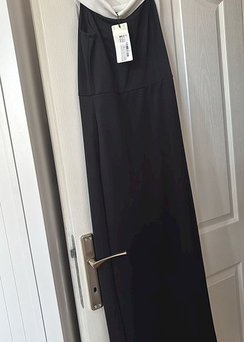 Beyaz Detaylı Siyah Uzun Kalem Elbise - Görsel 2