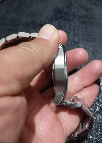 Beden gri Renk Gri Metal Kordonlu Erkek İş Saati