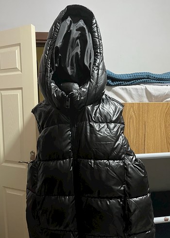 Zara Siyah Kapusonlu Sisme Yelek