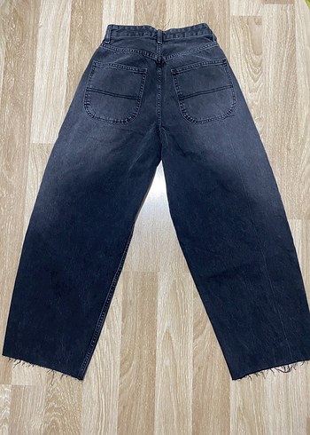 34 Beden BERSHKA Bol Kesim Kot Pantolon