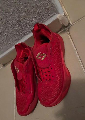 Nike Luka 1 Kirmizi Basketbol Ayakkabisi