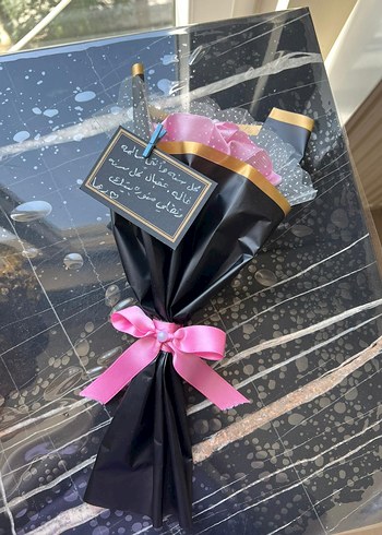 Beden Renk Romantik pembe saten gül Hediye Buketi