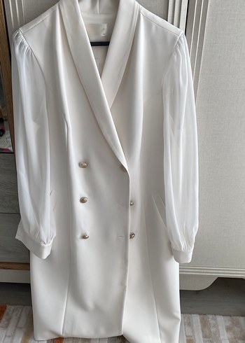 Düğmeli Beyaz Kadın Blazer