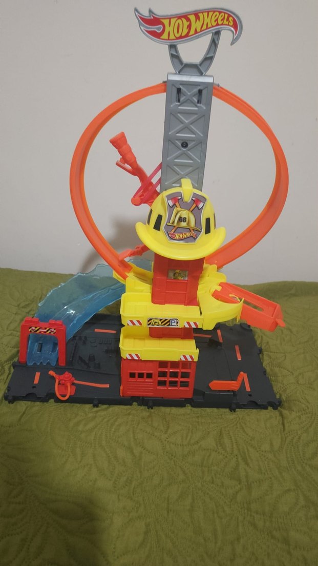 hot wheels hw hkx41 çember pisti itfaiye seti - Görsel 2