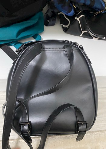  Beden Armani Jeans Kadın Siyah Deri Sırt Çantası