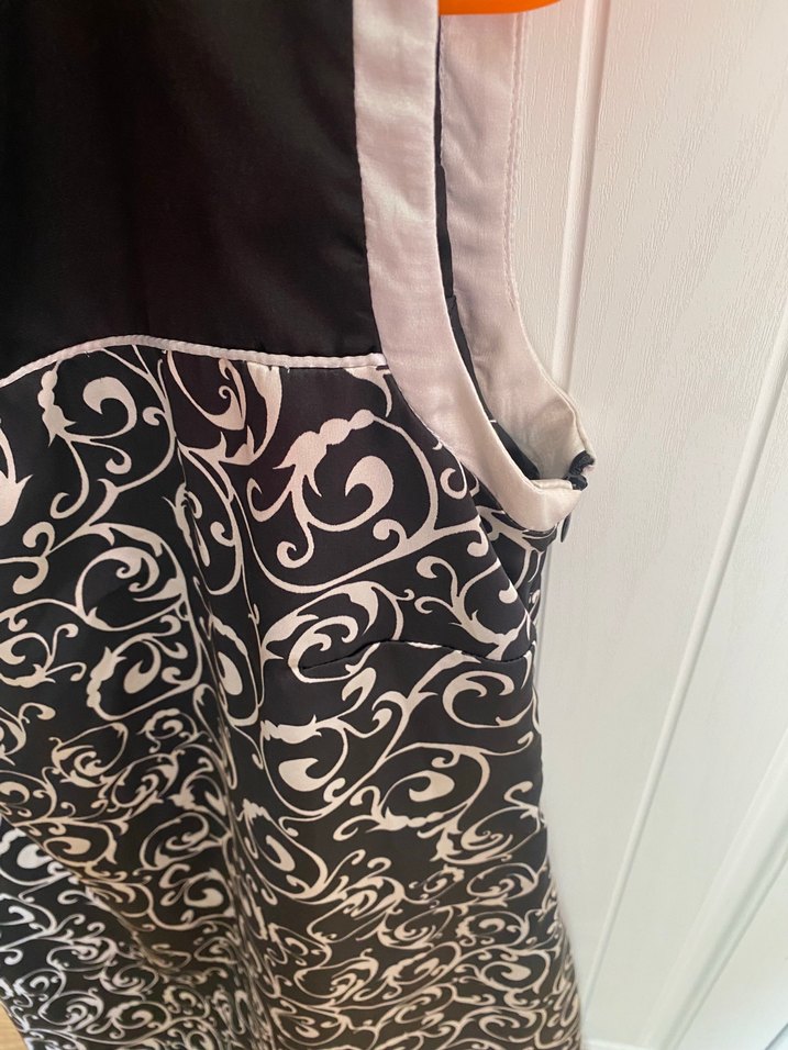 Desenli Siyah Gri Kolsuz Elbise - Görsel 2