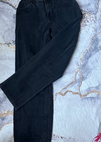 Siyah Düğmeli Rahat Kesim Kadın Kot Pantolon
