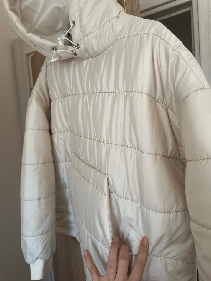 Düğmeli Beyaz Kadın Mont, Yüksek Yaka, Sokak Stili krem rengi - Görsel 4