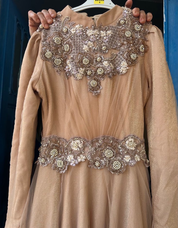 Bej İşlemeli Payetli Uzun Kollu tesettür abiye somon rengi - Görsel 4