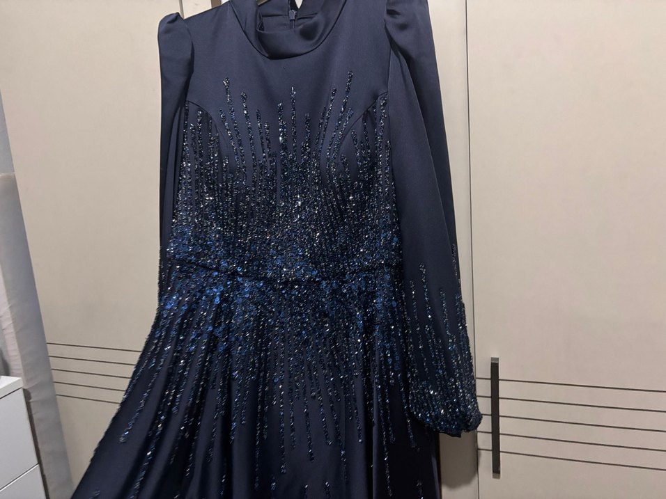 Uzun Kollu Lacivert Payetli Abiye Elbise - Görsel 5