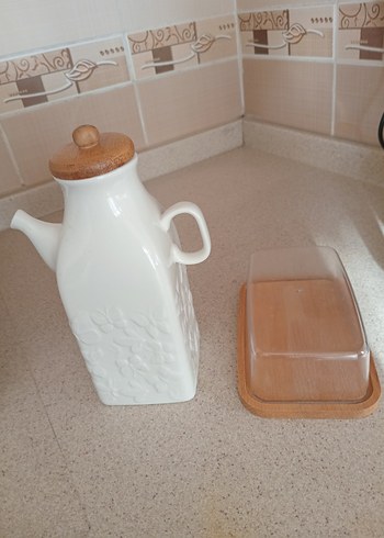 Beyaz Seramik Çaydanlık ve Tereyağı Kabı