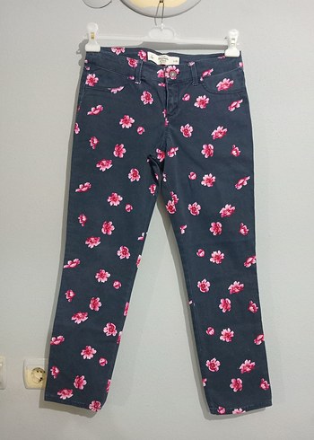 Abercrombie & Fitch 26