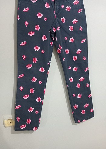 Çiçek Desenli Koyu Renk Kadın Denim Pantolon - Görsel 3